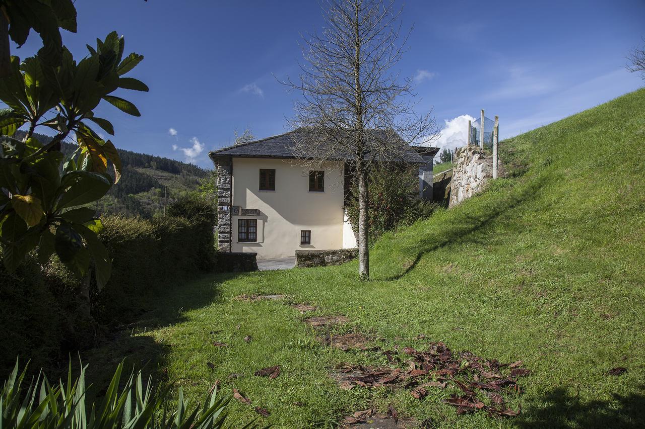Casa De Aldea Vache * Naraval